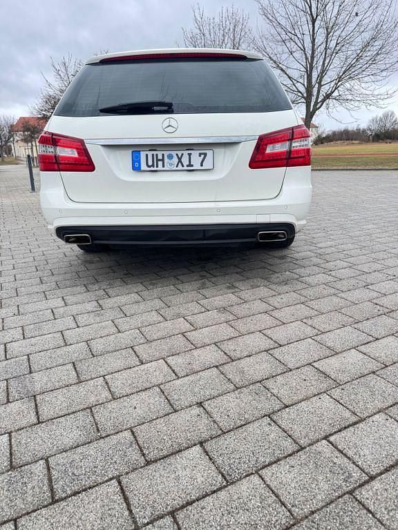 Gebraucht Mercedes 220 170 PS (125 kW) 2011 Weiß Limousine