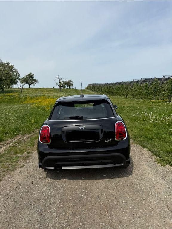 Second-hand Mini ONE Classic 102 CP (75 kW) 2021 Negru Hatchback