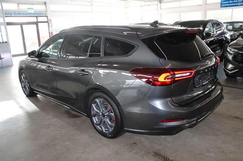 Gebraucht Ford Focus ST-Line X 116 PS (85 kW) 2025 Grau Limousine