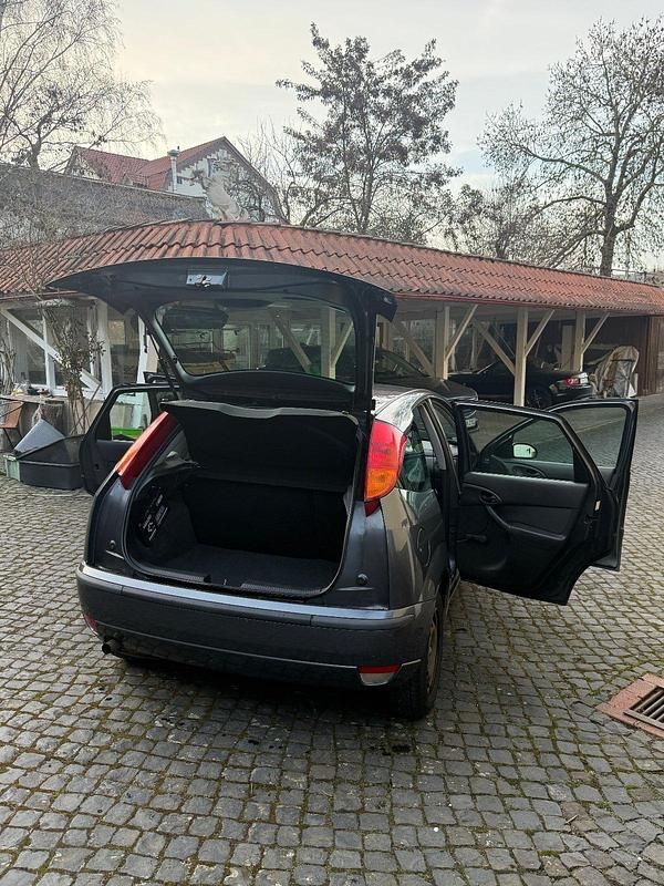 Gebraucht Ford Focus 75 PS (55 kW) 2003 Grau Limousine