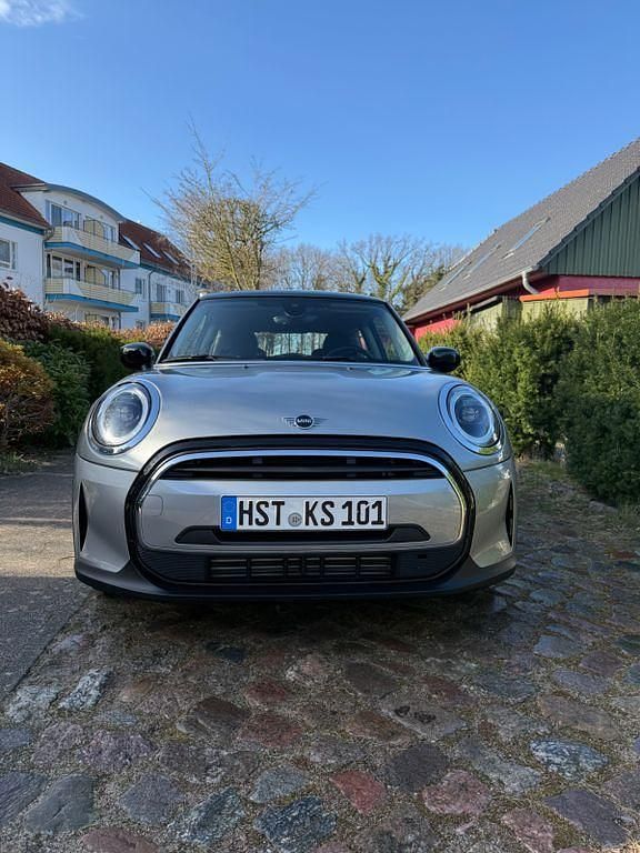 Gebraucht Mini Cooper Essential 136 PS (100 kW) 2022 Silber Kleinwagen