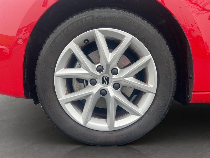 Gebraucht Seat Leon Style 110 PS (80 kW) 2022 Rot Limousine