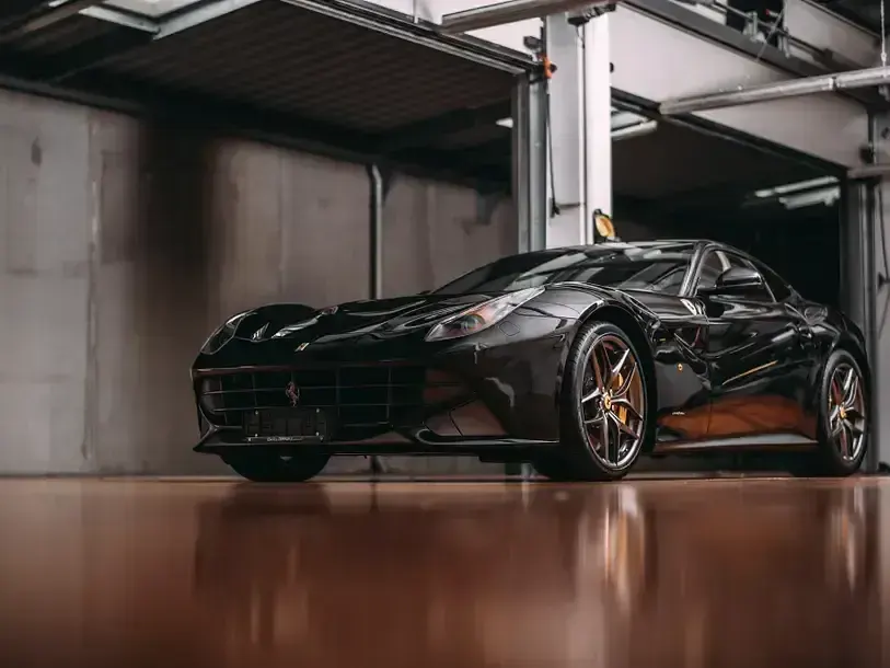 Second-hand Ferrari F12 735 CP (540 kW) 2016 Negru Coupe