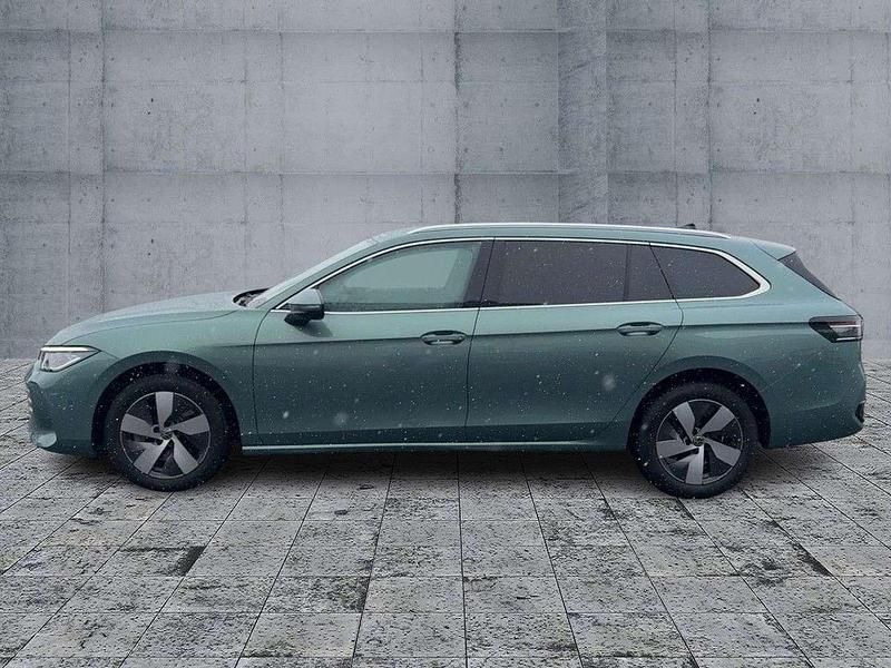 Gebraucht VW Passat 193 PS (141 kW) 2025 Maripositgrün metallic Kombi