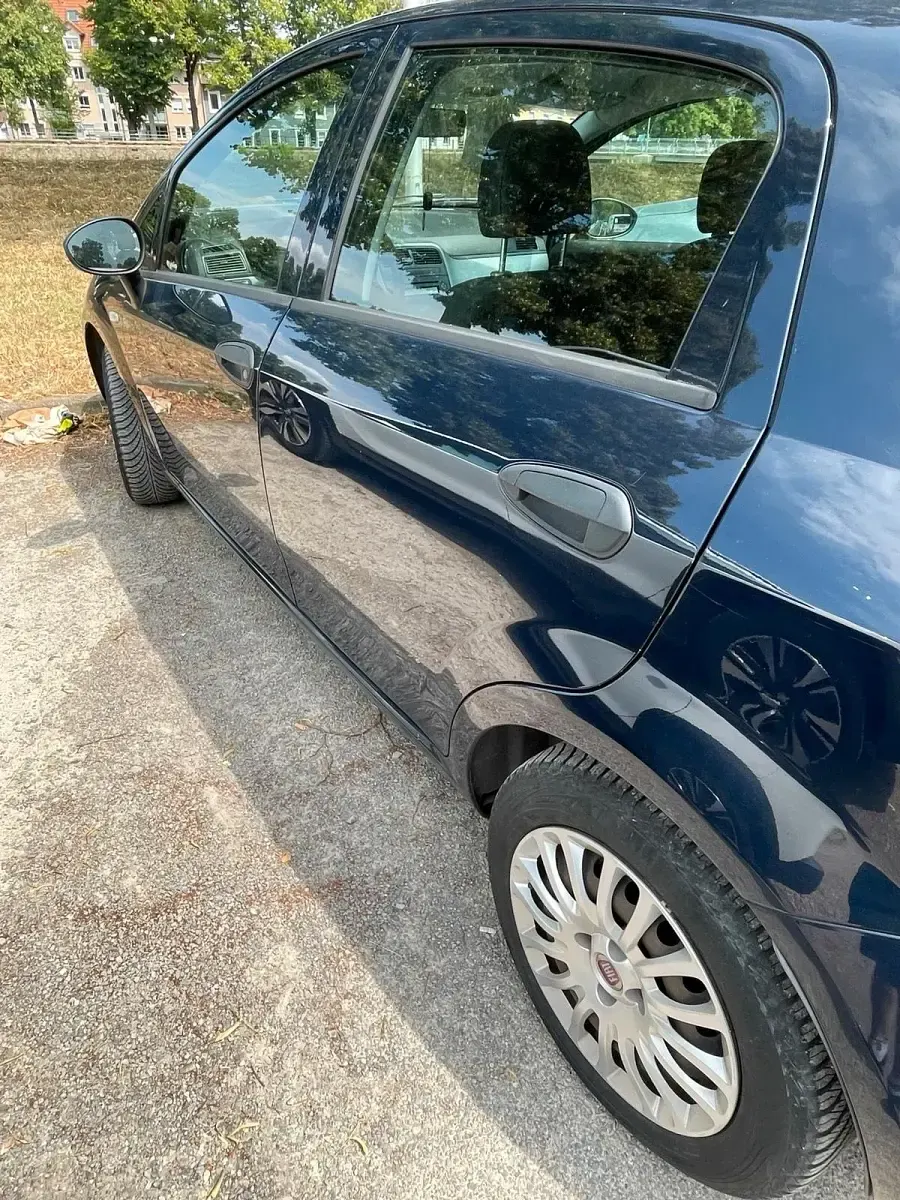 Gebraucht Fiat Punto 77 PS (56 kW) 2012 Blau Kleinwagen