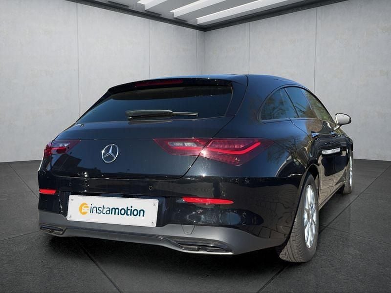 Gebraucht Mercedes CLA200 163 PS (119 kW) 2024 Schwarz Limousine