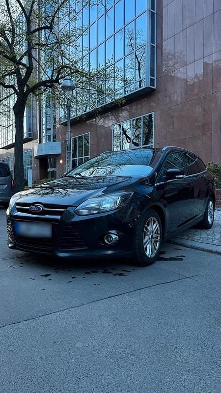 Second-hand Ford Focus 163 CP (119 kW) 2014 Negru Break