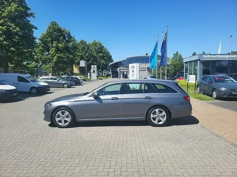 Gebraucht Mercedes E220 Avantgarde 194 PS (142 kW) 2018 Andere Kombi