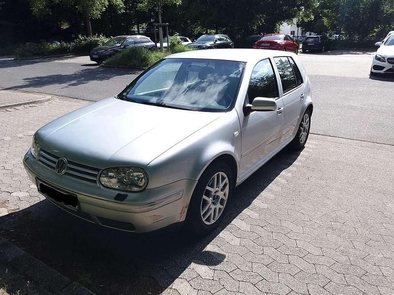 Silber Gebraucht 2003 VW Golf IV Trendline Limousine | 2.000 € (Fairer Preis) - Bild 1/4