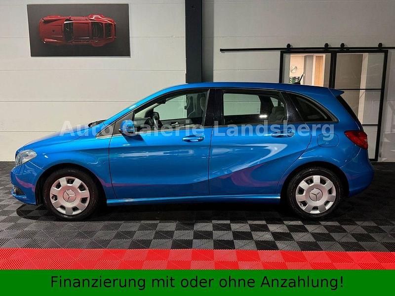 Gebraucht Mercedes B220 177 PS (130 kW) 2014 Blau Van / Kleinbus