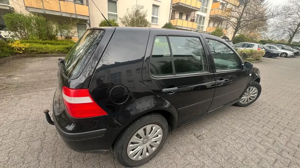 Gebraucht VW Golf IV 75 PS (55 kW) 2003 Schwarz Limousine