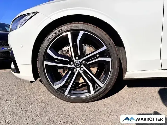 Gebraucht Volvo V90 Ultimate 235 PS (172 kW) 2022 Weiss Kombi