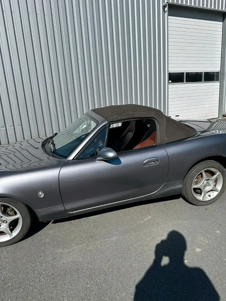 Gebraucht Mazda MX5 115 PS (84 kW) 2002 Grau Cabrio