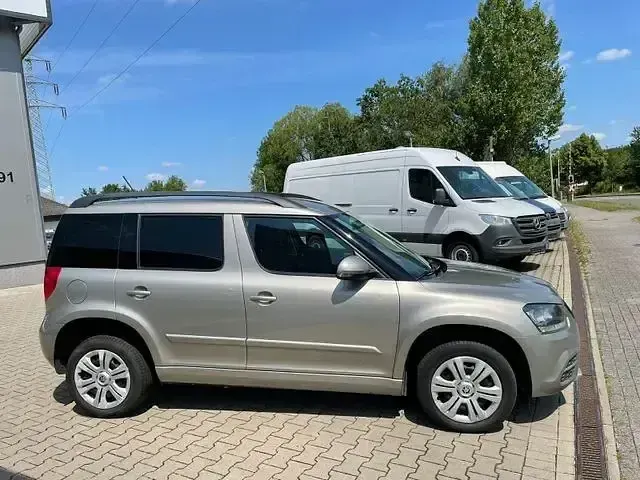 Gebraucht Skoda Yeti Cool Edition 140 PS (102 kW) 2016 Beige SUV