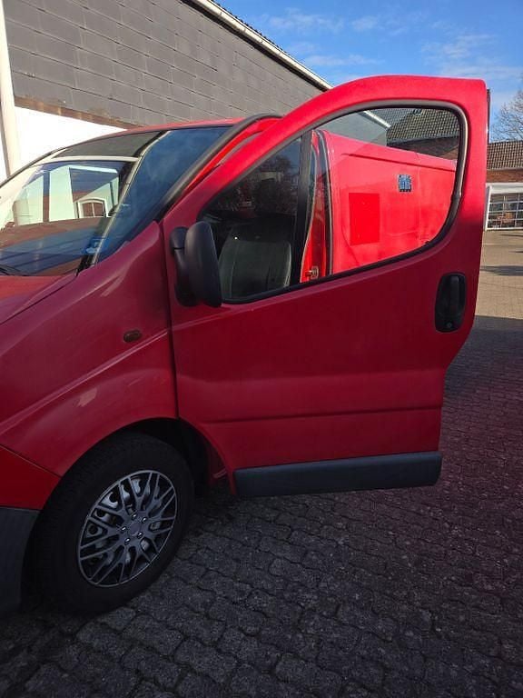 Gebraucht Opel Vivaro 90 PS (66 kW) 2010 Rot Van / Kleinbus