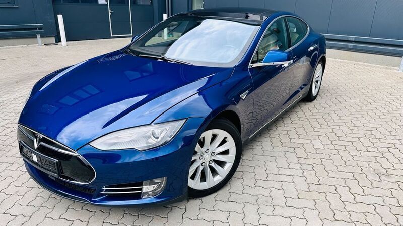 Blau Gebraucht 2016 Tesla Model S Limousine | 19.999 € (Superpreis) - Bild 1/4