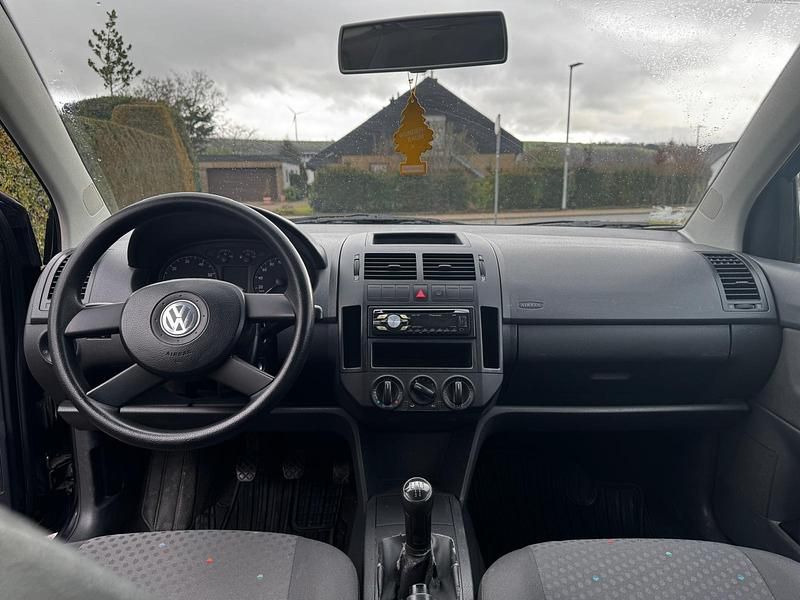 Gebraucht VW Polo 64 PS (47 kW) 2003 Schwarz Kleinwagen