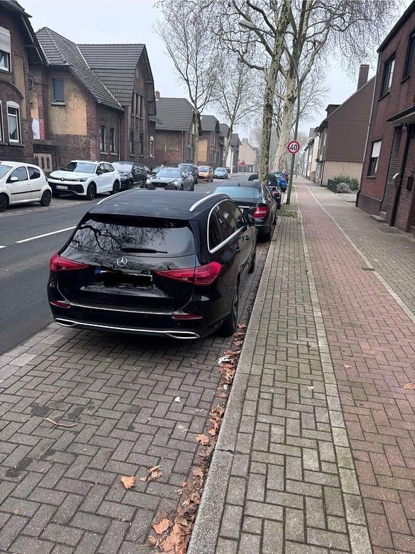 Gebraucht Mercedes C220 200 PS (147 kW) 2022 Schwarz Kombi