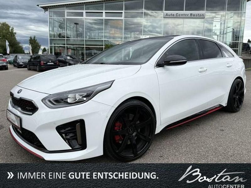 Weiss (metallic) Gebraucht 2019 Kia ProCeed Kleinwagen | 22.900 € (Fairer Preis) - Bild 1/4