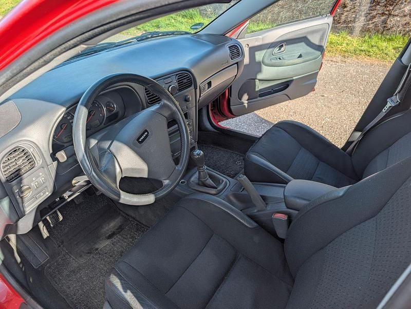 Gebraucht Volvo V40 110 PS (80 kW) 2003 Rot Kombi
