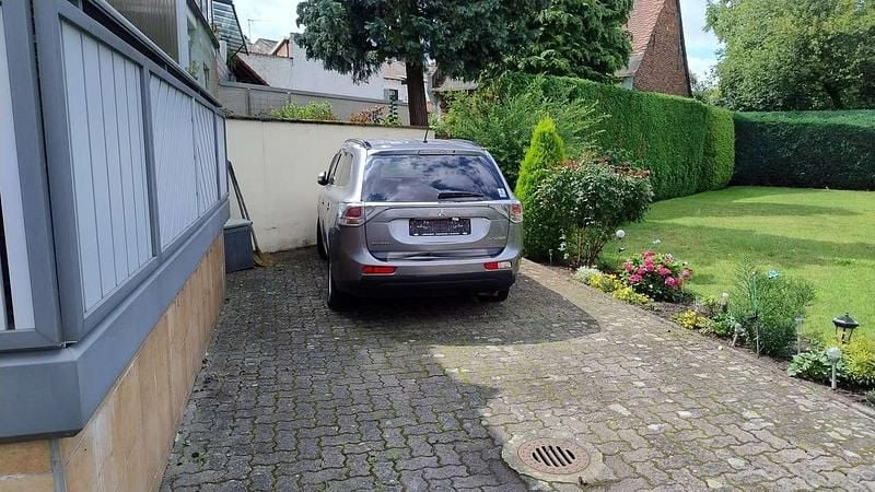 Silber Gebraucht 2013 Mitsubishi Outlander Instyle SUV | 8.000 € (Fairer Preis) - Bild 1/4