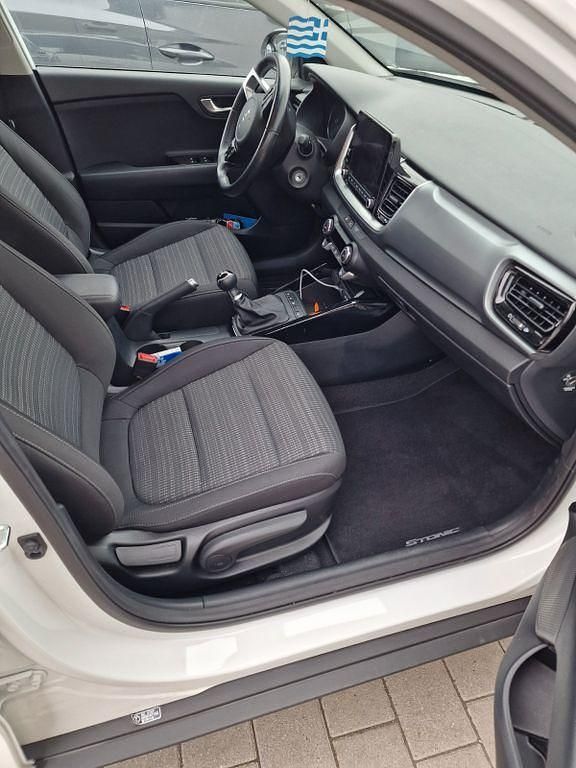 Gebraucht Kia Stonic Vision 84 PS (61 kW) 2024 Weiß SUV