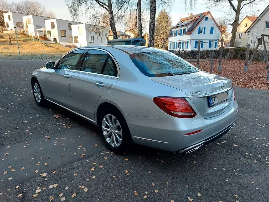 Gebraucht Mercedes E250 Exclusive 211 PS (155 kW) 2018 Grau Limousine