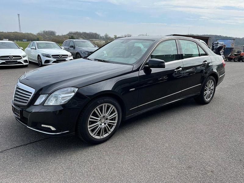 Gebraucht Mercedes E250 204 PS (150 kW) 2009 Schwarz Limousine
