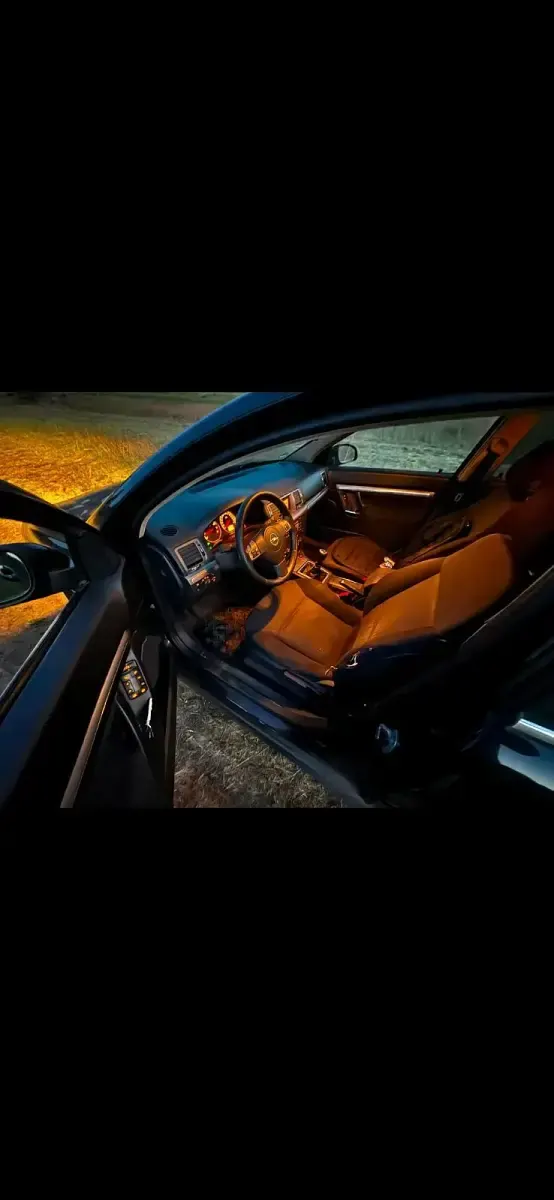 Gebraucht Opel Vectra 140 PS (102 kW) 2007 Schwarz Kombi