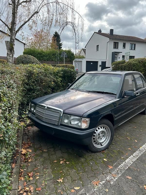 Blau Gebraucht 1983 Mercedes 190 Limousine | 3.600 € - Bild 1/4