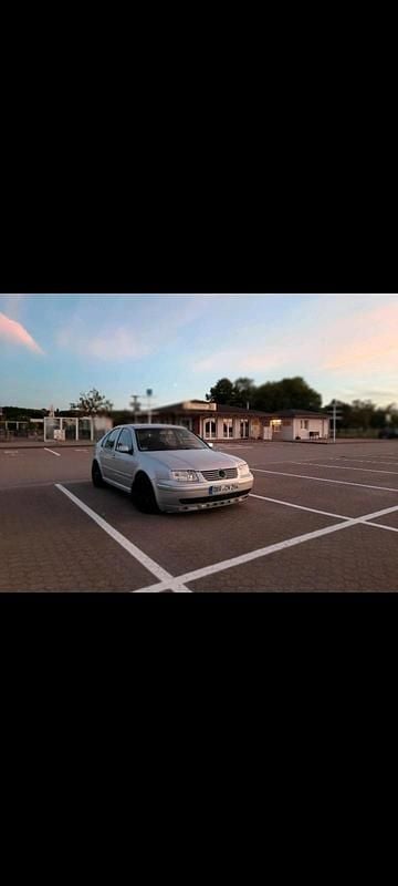 Silber Gebraucht 2004 VW Bora Limousine | 2.200 € (Fairer Preis) - Bild 1/4