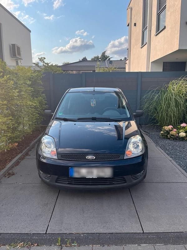 Blau Gebraucht 2006 Ford Fiesta Ambiente Kleinwagen | 1.250 € (Guter Preis) - Bild 1/4
