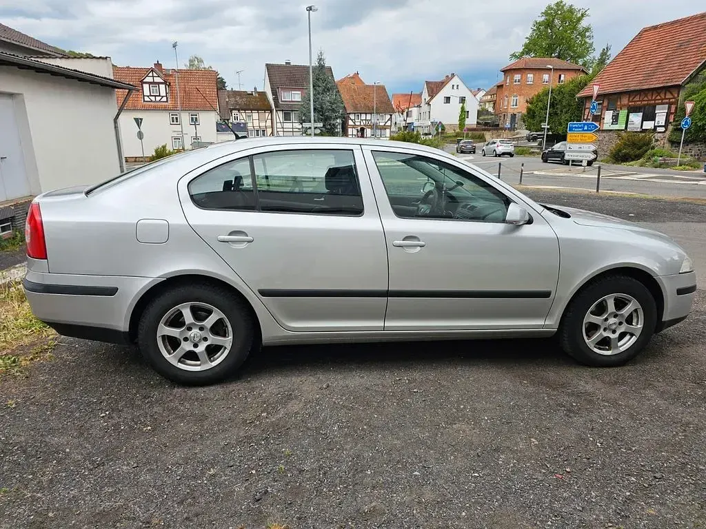 Używany Skoda Octavia 140 KM (102 kW) 2007 Szary Sedan/Limuzyna