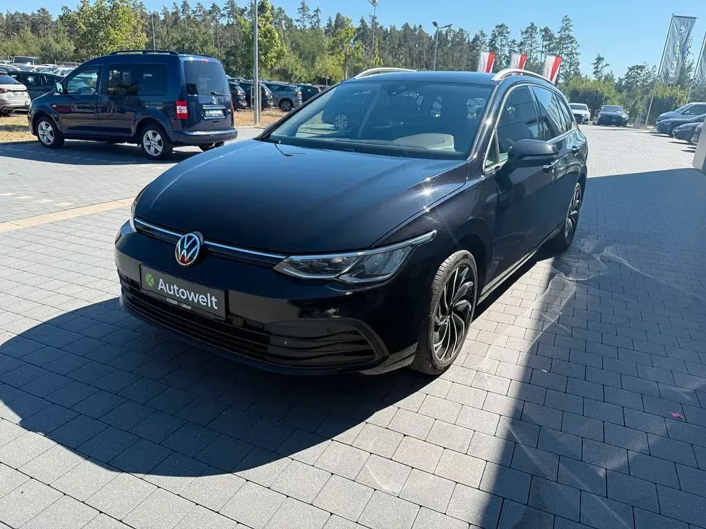 Gebraucht VW Golf VIII Life 150 PS (110 kW) 2023 Schwarz Kombi