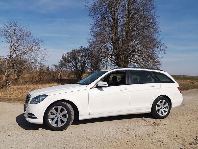 Gebraucht Mercedes C250 204 PS (150 kW) 2013 Weiß Limousine