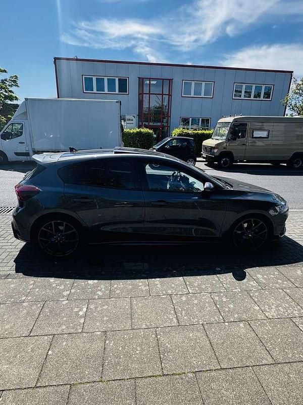 Gebraucht Ford Focus ST 280 PS (205 kW) 2025 Grau Limousine