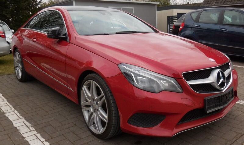Rot Gebraucht 2015 Mercedes E200 Avantgarde Coupé | 15.000 € (Superpreis) - Bild 1/4