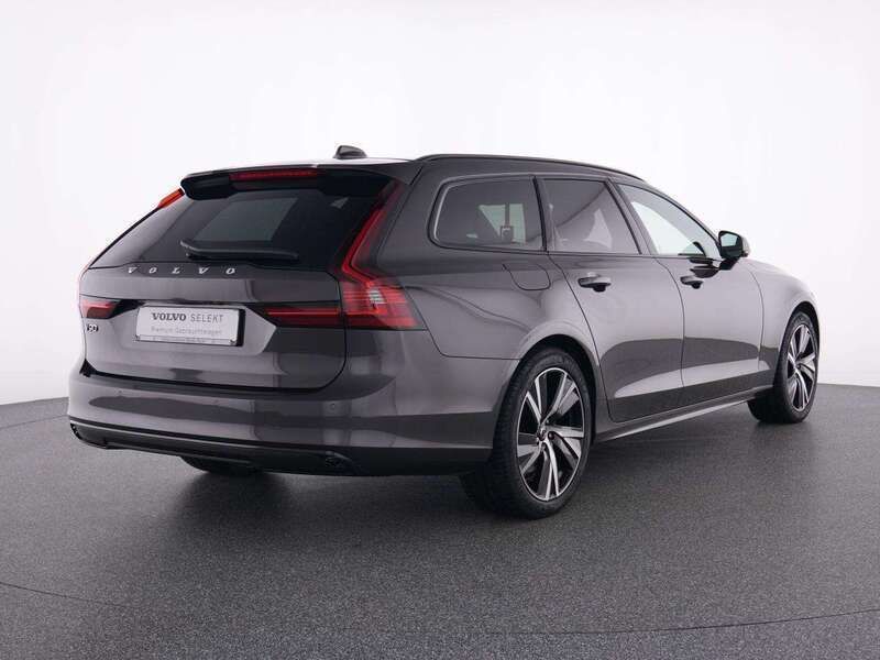 Gebraucht Volvo V90 Plus 397 PS (291 kW) 2022 Platinum grey / metallic Kombi