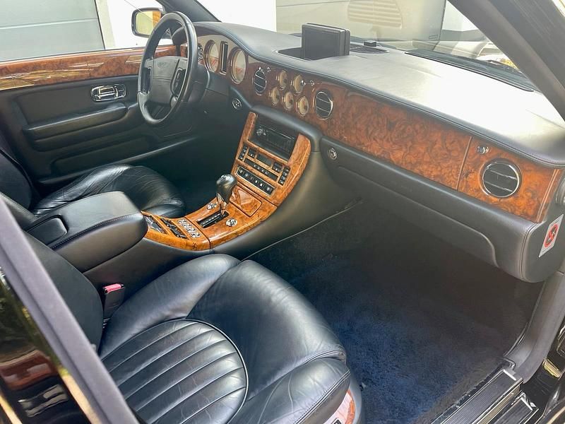 Gebraucht Bentley Arnage 405 PS (297 kW) 2001 Schwarz Limousine