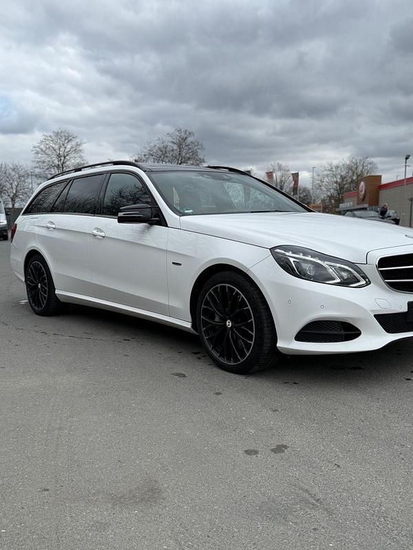 Gebraucht Mercedes E350 Avantgarde 258 PS (189 kW) 2015 Weiß Kombi