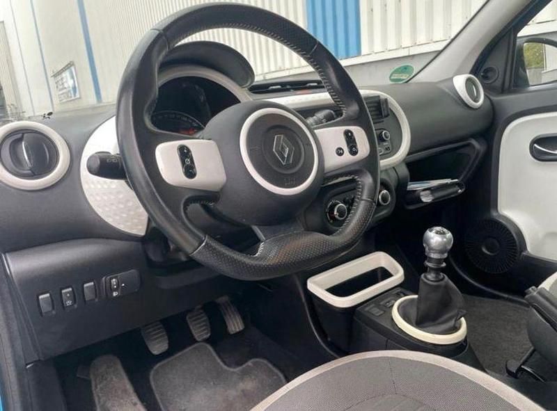 Second-hand Renault Twingo 90 CP (66 kW) 2014 Albastru Hatchback