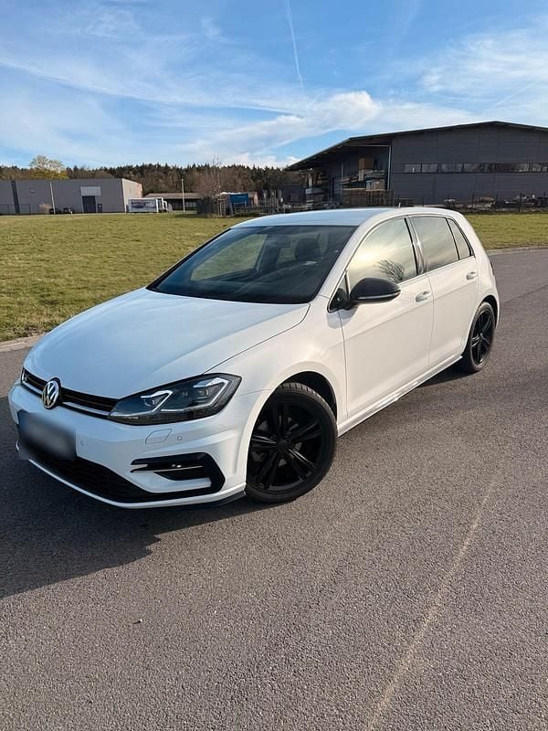 Gebraucht VW Golf VII 116 PS (85 kW) 2019 Weiß Kleinwagen