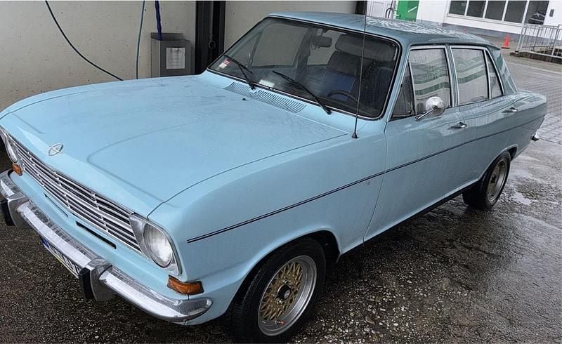 Blau Gebraucht 1973 Opel Kadett Coupé | 8.900 € - Bild 1/4