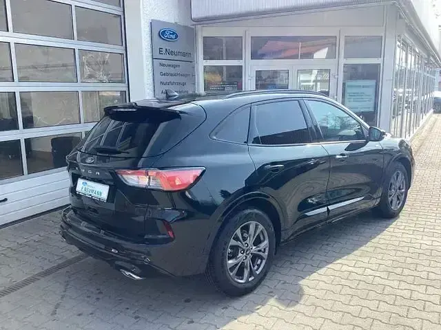 Gebraucht Ford Kuga ST-Line 120 PS (88 kW) 2023 Schwarz SUV
