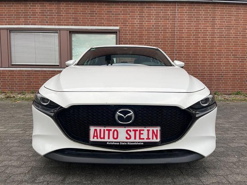 Gebraucht Mazda 3 116 PS (85 kW) 2019 Weiß Limousine