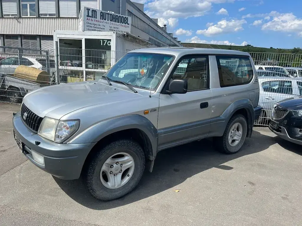 Gebraucht Toyota Land Cruiser 163 PS (119 kW) 2001 Silber SUV