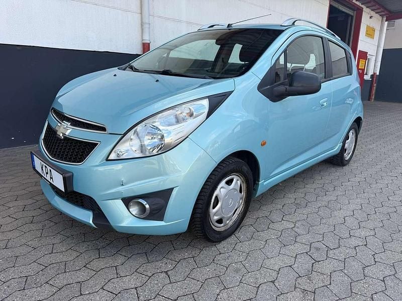 Grün Gebraucht 2010 Chevrolet Spark LT Kleinwagen | 2.990 € (Fairer Preis) - Bild 1/4