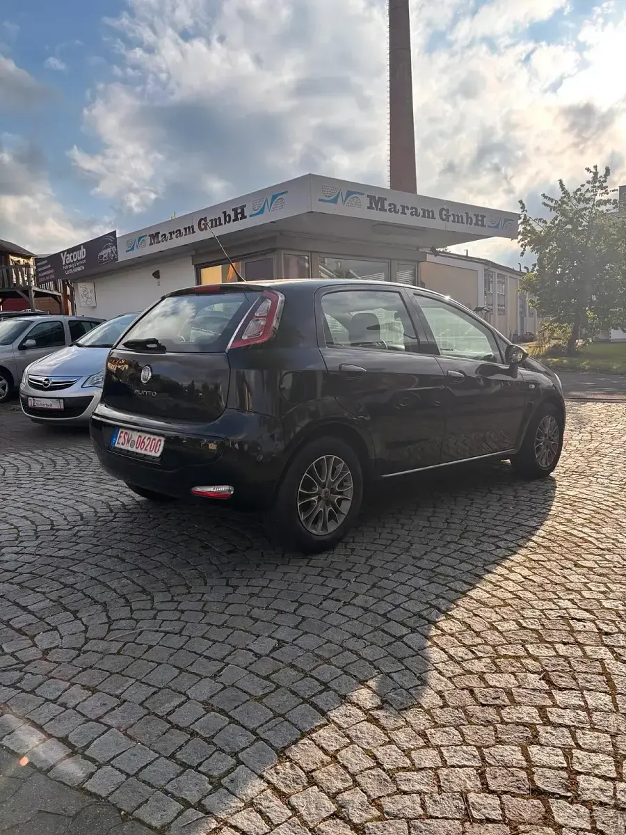 Gebraucht Fiat Punto 70 PS (51 kW) 2011 Schwarz Kleinwagen
