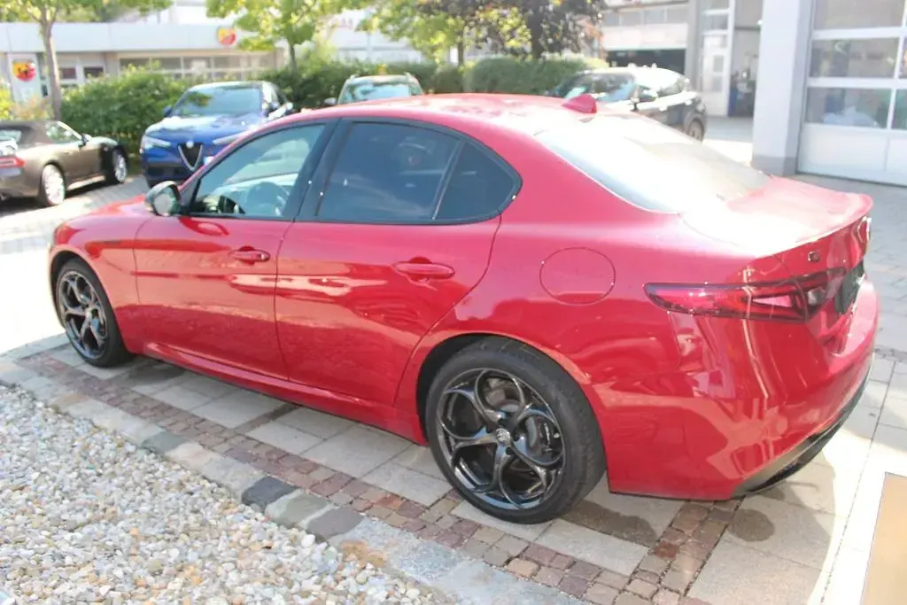 Gebraucht Alfa Romeo Giulia Estrema 280 PS (205 kW) 2022 Rot Limousine