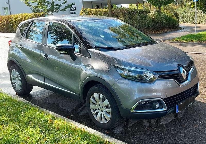 Grau Gebraucht 2016 Renault Captur Experience SUV | 12.700 € (Fairer Preis) - Bild 1/4
